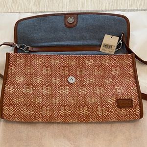 Ladies Levi cross body purse